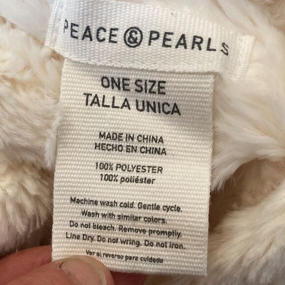 Peace and pearls white furry infinity scarf - Picture 3 of 5